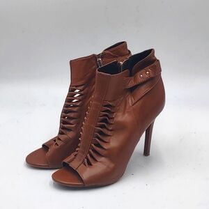 Trouve-Caged Heel